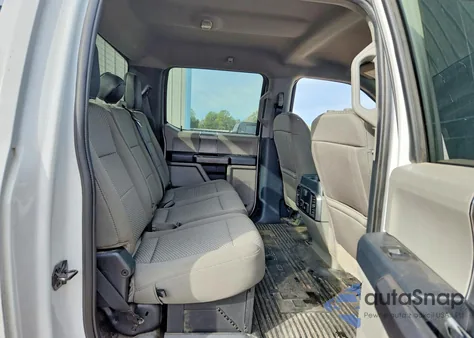 2022 Ford F350 Super Duty z USA, uszkodzony, nr VIN 1FT8W3DT6NEC57102